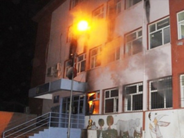 PKK'nın boykotuna uymayan 7 okula saldırı