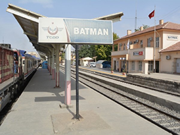 Duran tren seferleri yeniden başladı