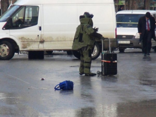 Kaymakamın aracına bomba yerleştirildi