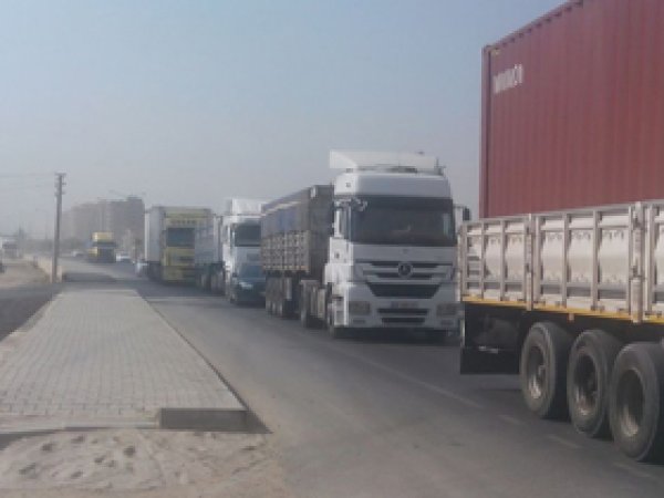 Kızıltepe-Mardin yolunda dev tır kuyruğu