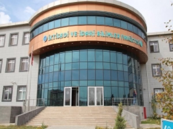 YYÜ'de yeni kütüphanenin açılışı yapıldı
