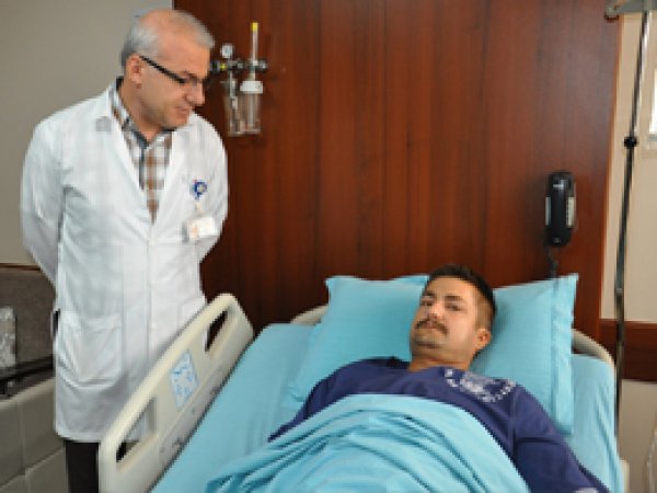 Hastanın böbreklerinden 300 taş çıkarıldı