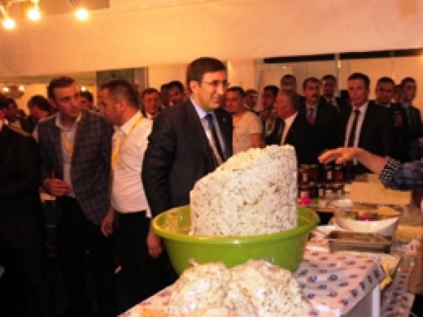 Yöresel Ürünler Fuarında Van standına yoğun ilgi