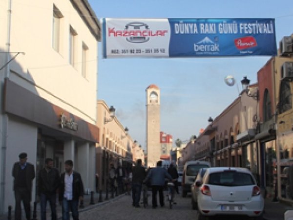 Adana'da rakı festivaline imamlardan tepki