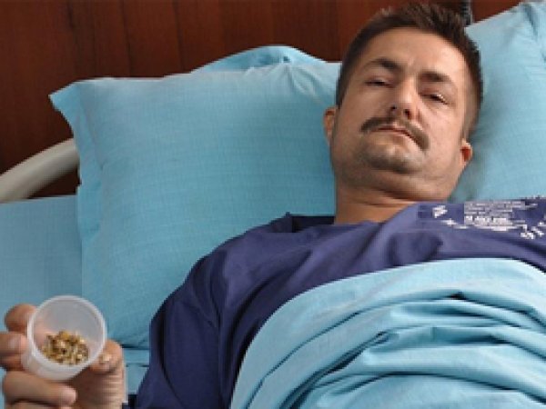 Böbreklerinden 300 taş çıkartıldı