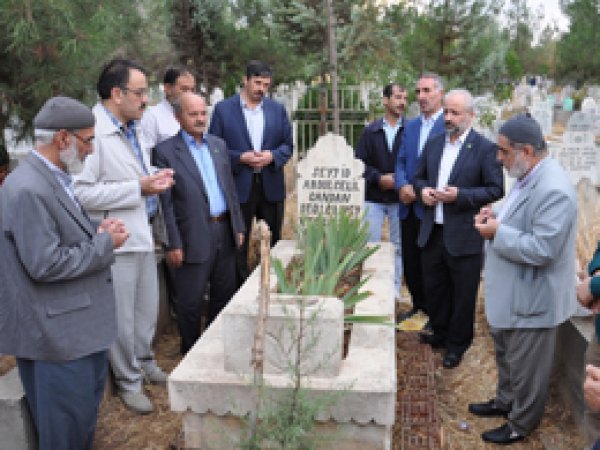 Abdulcelil Candan Hoca kabri başında anıldı