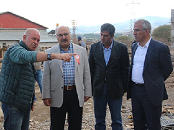 Vali Köşger, Tekstilkent inşaatını gezdi