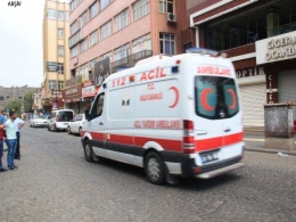 Diyarbakır'daki olaylarda bir kişi hayatını kaybetti