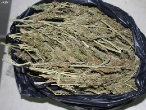 Diyarbakır'da 165 kilo esrar ele geçirildi