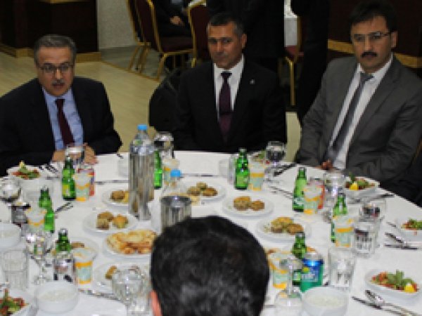 Şırnak Valisi kanaat önderleriyle bir araya geldi