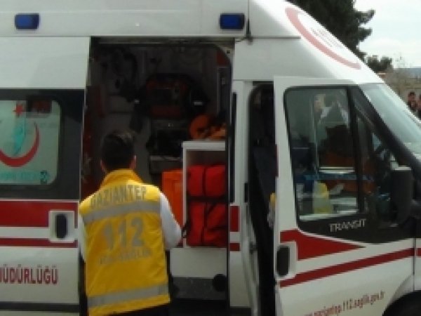 Antep'te trafik kazası: 1 ölü, 2 yaralı
