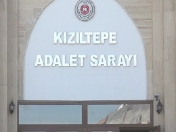Hırsızlık ve kapkaç iddiasıyla 2 kişi tutuklandı 