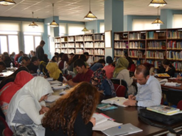 'Kitaplarımızı gözleriniz yıpratsın'
