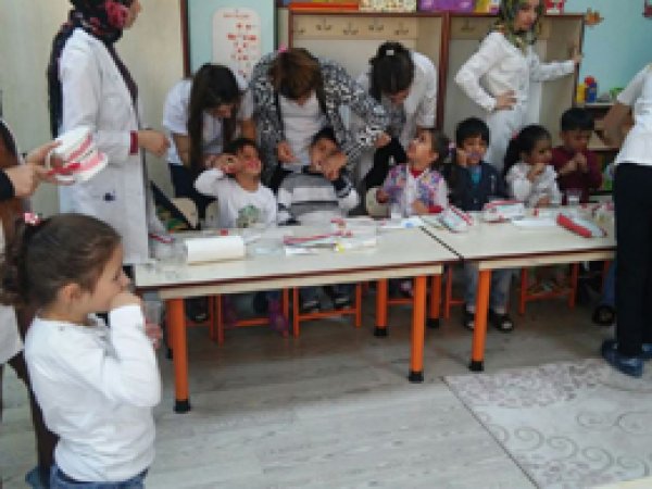 Batman'da florürlü vernik uygulamasına başlandı