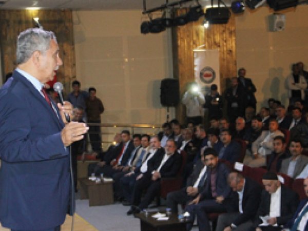 Bülent Arınç Van'da konuştu