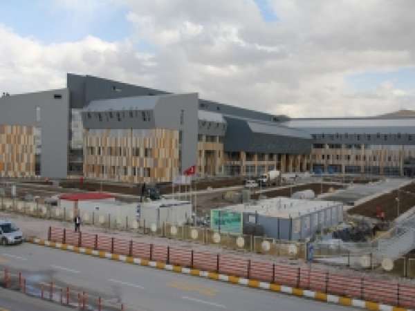 Van bölgenin sağlık üssü oluyor
