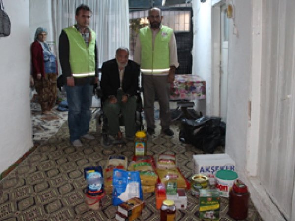 Kahta Umut Der'den muhtaç aileye yardım