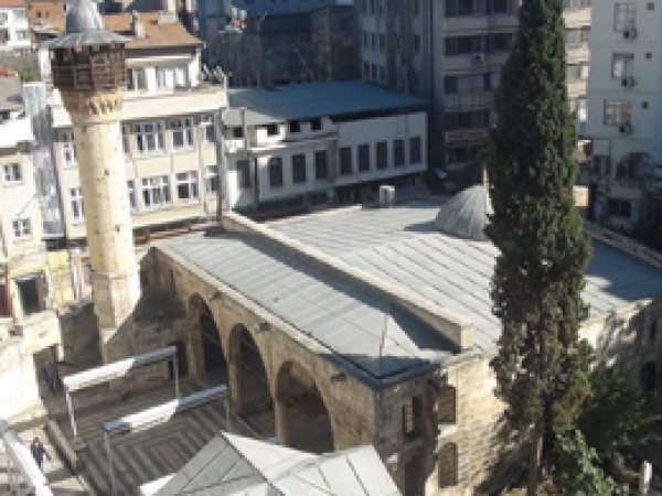 Ömeriye Camii tarihe meydan okuyor