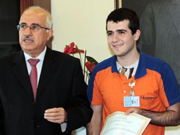 Bulduğu 24 bin 500 avroyu sahibine teslim etti