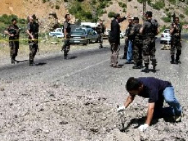 Yola döşenen mayın patladı: 5 asker yaralı