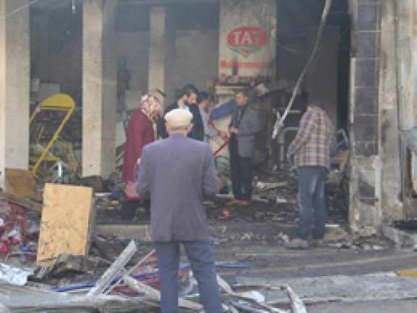 Silvan'da mağdurların yaraları sarılıyor
