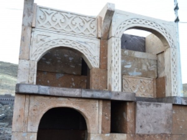 Taşları sanat eserine dönüştürüyorlar