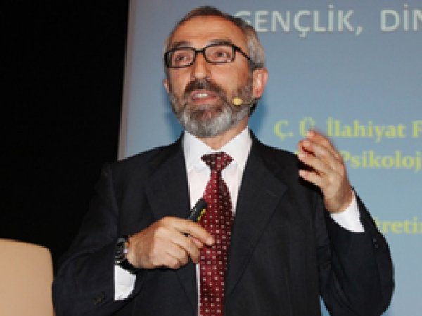 'Müslümanlar İzm'lerin tehdidini aşamadı'