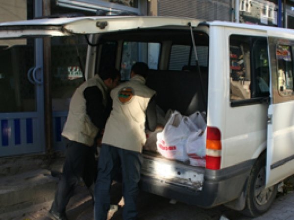 Ergani Kardeş Der'den muhtaçlara yardım