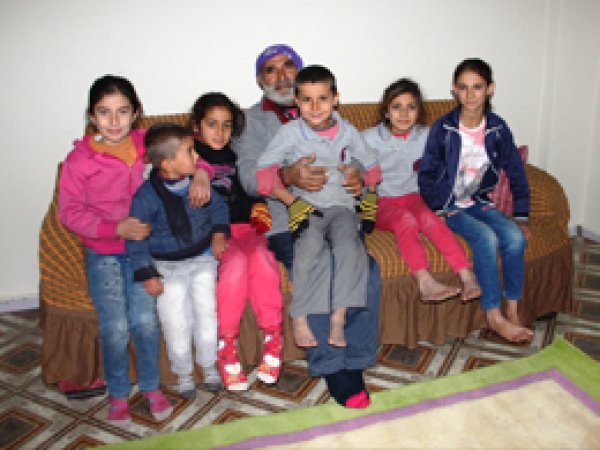 Umut Der muhtaç ailenin evini yeniledi
