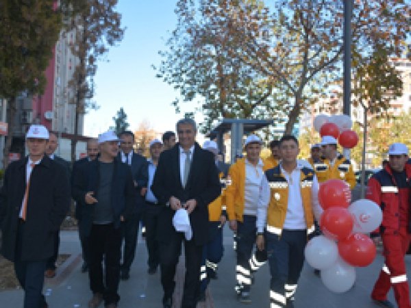 Batman'da 'Yaşama Yol Ver' yürüyüşü