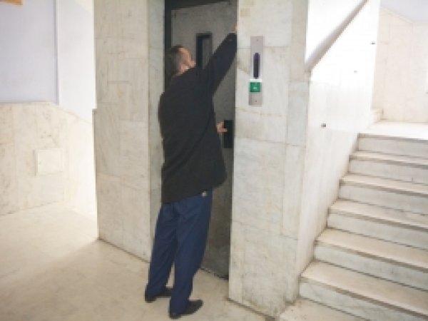 Elektrik kesintileri asansör fobisi oluşturuyor