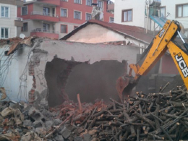 Bingöl'de uyuşturucu meskenleri yıkıldı