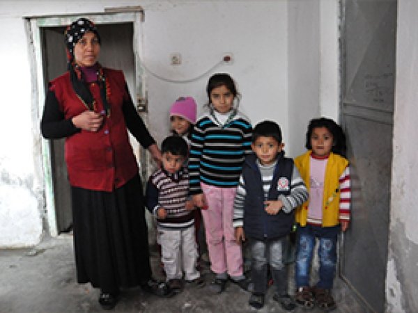 Kobanililer: Belediye bize sahip çıkmıyor
