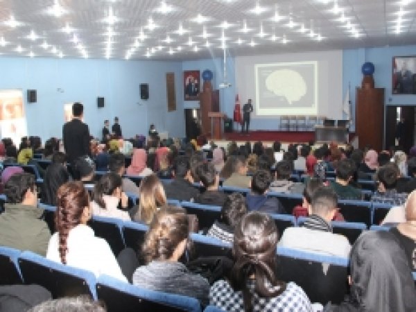 Öğrencilere madde bağımlılığı bilgilendirmesi