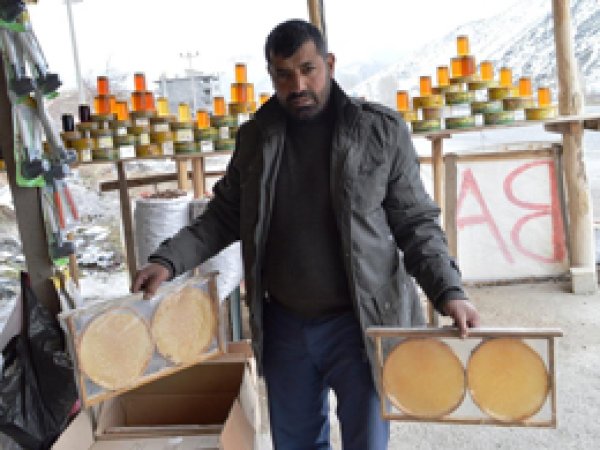 Çatışmalar nedeniyle ballar depolarda kaldı