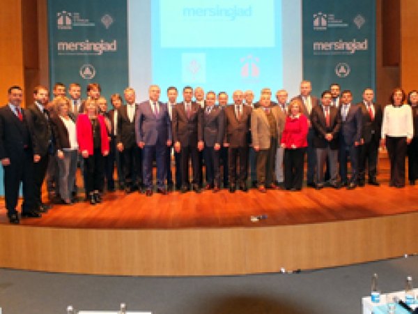 Dünya ekonomisi Mersin'de konuşuldu