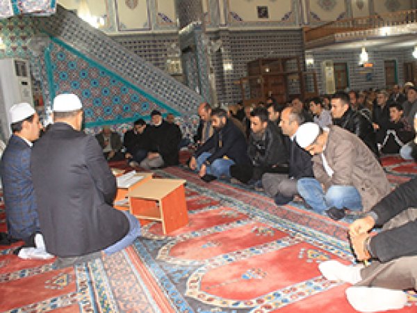 Mardin'de kandilde camiler doldu taştı