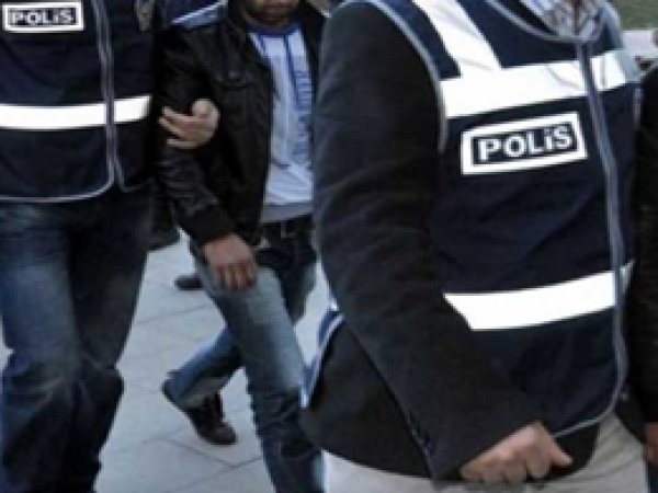 Telefonla dolandırıcılık yapan 10 kişi yakalandı