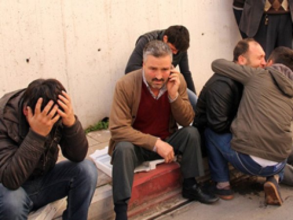 Fabrika yatakhanesinde yangın: 3 ölü 6 yaralı