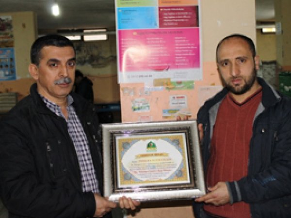 Peygamber Sevdalıları'ndan teşekkür plaketi