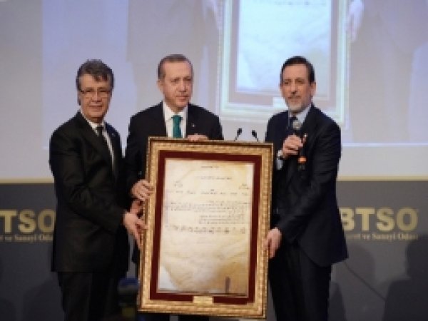 Başbakanlığı dinleyen 2 kişi yakalandı