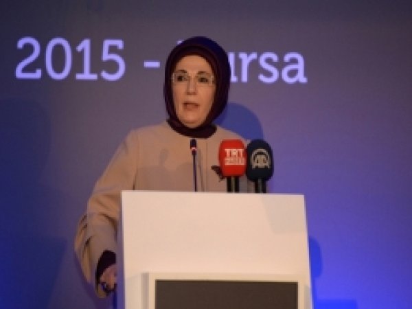 Emine Erdoğan, kadın girişimcilerle bir arada