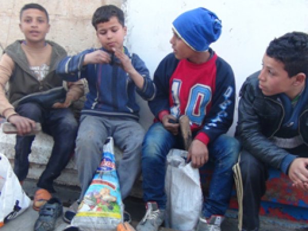 Arkadaşları tatil yaptı onlar çalıştı
