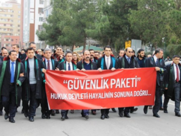 Diyarbakır'da 'iç güvenlik' karşıtı yürüyüş