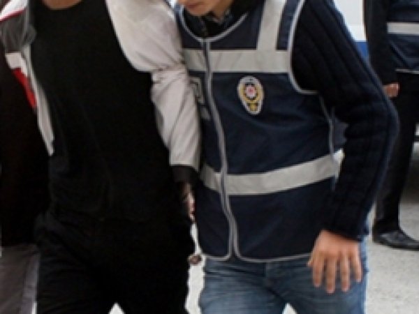 Torundan Dedeye 300 bin liralık kapkaç