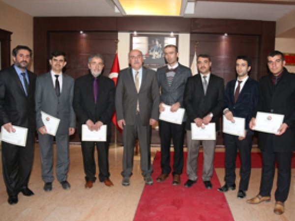 Validen Müftülük personeline başarı belgesi