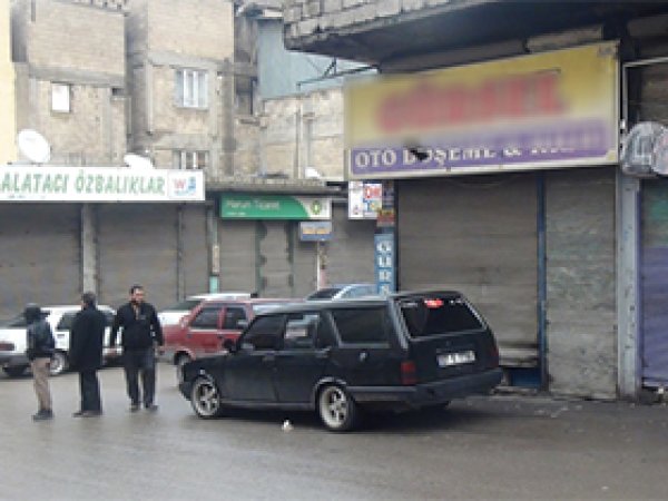  Tamirci esnafı kepenk kapattı