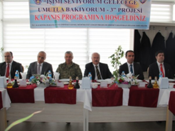 'İşimi seviyorum geleceğe umutla bakıyorum'