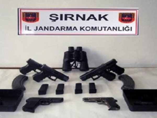 İdil'de PKK silahları ile PYD ilaçları ele geçirildi