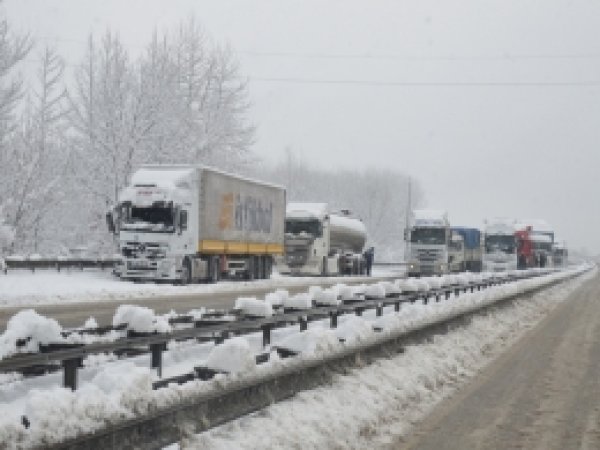 TEM Otoyolunda zincirleme kazalar yaşandı